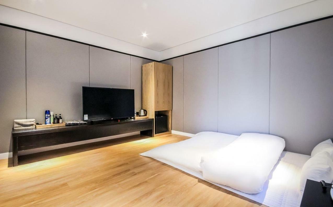 Brown Dot Hotel Hangnam Tongyeong Exterior photo